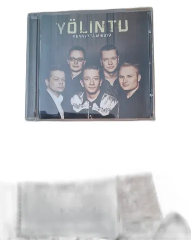 Yölintu - Mennyttä Miestä